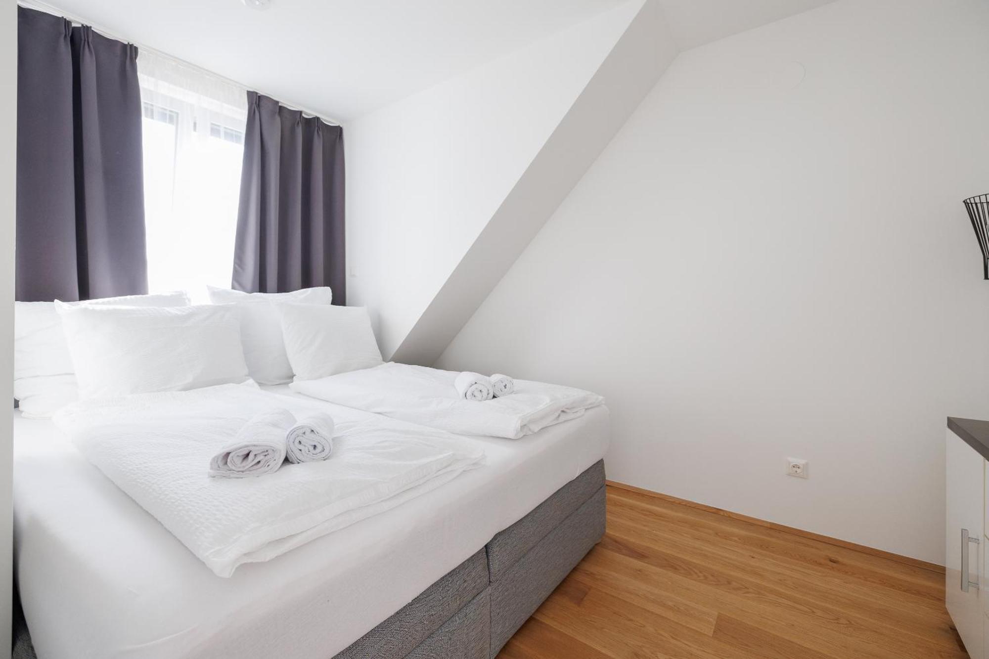 Symphony Apartments 38 - Modern Loft With Terrace And Grill In Central Location فيينا المظهر الخارجي الصورة