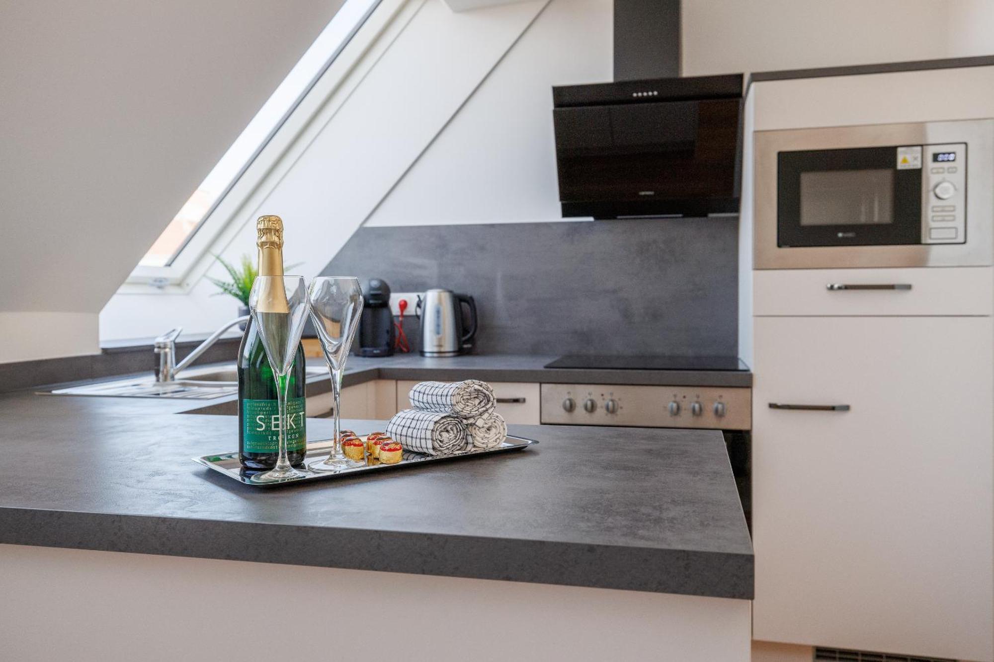 Symphony Apartments 38 - Modern Loft With Terrace And Grill In Central Location فيينا المظهر الخارجي الصورة