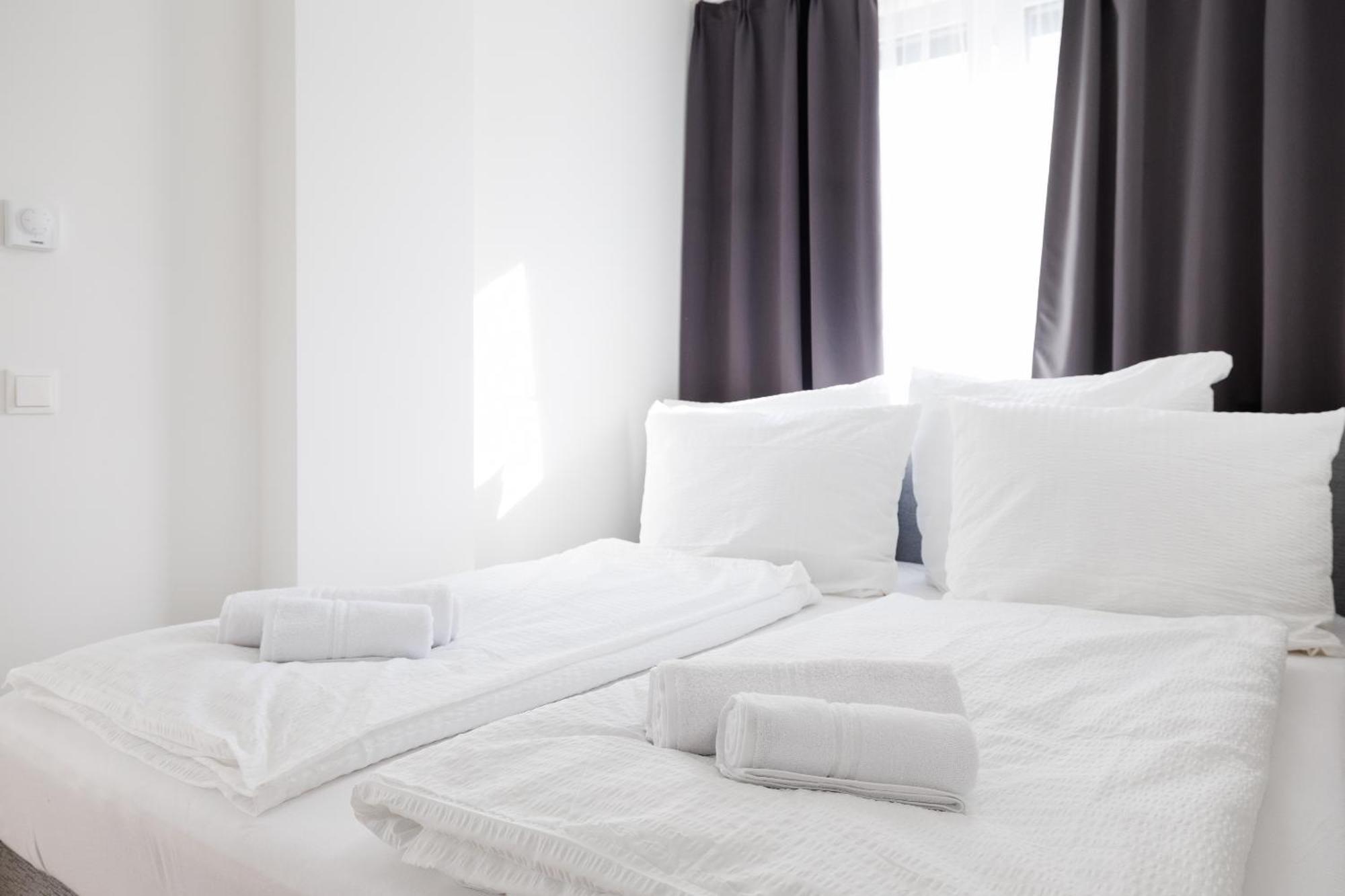 Symphony Apartments 38 - Modern Loft With Terrace And Grill In Central Location فيينا المظهر الخارجي الصورة