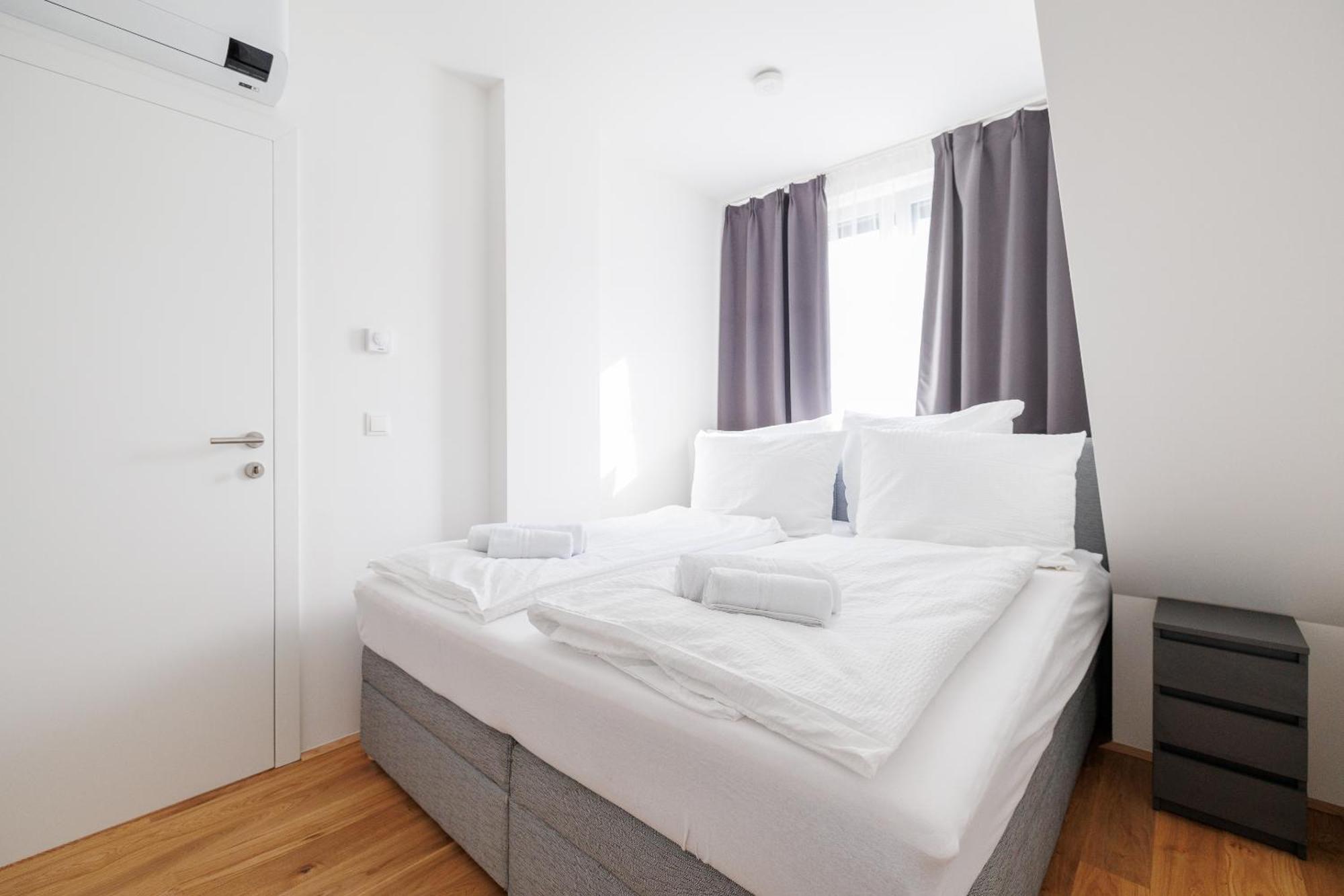 Symphony Apartments 38 - Modern Loft With Terrace And Grill In Central Location فيينا المظهر الخارجي الصورة