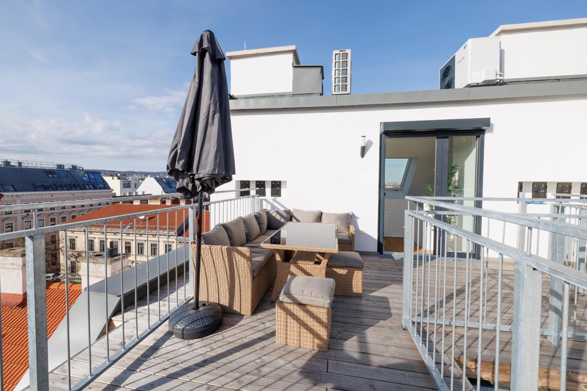 Symphony Apartments 38 - Modern Loft With Terrace And Grill In Central Location فيينا المظهر الخارجي الصورة