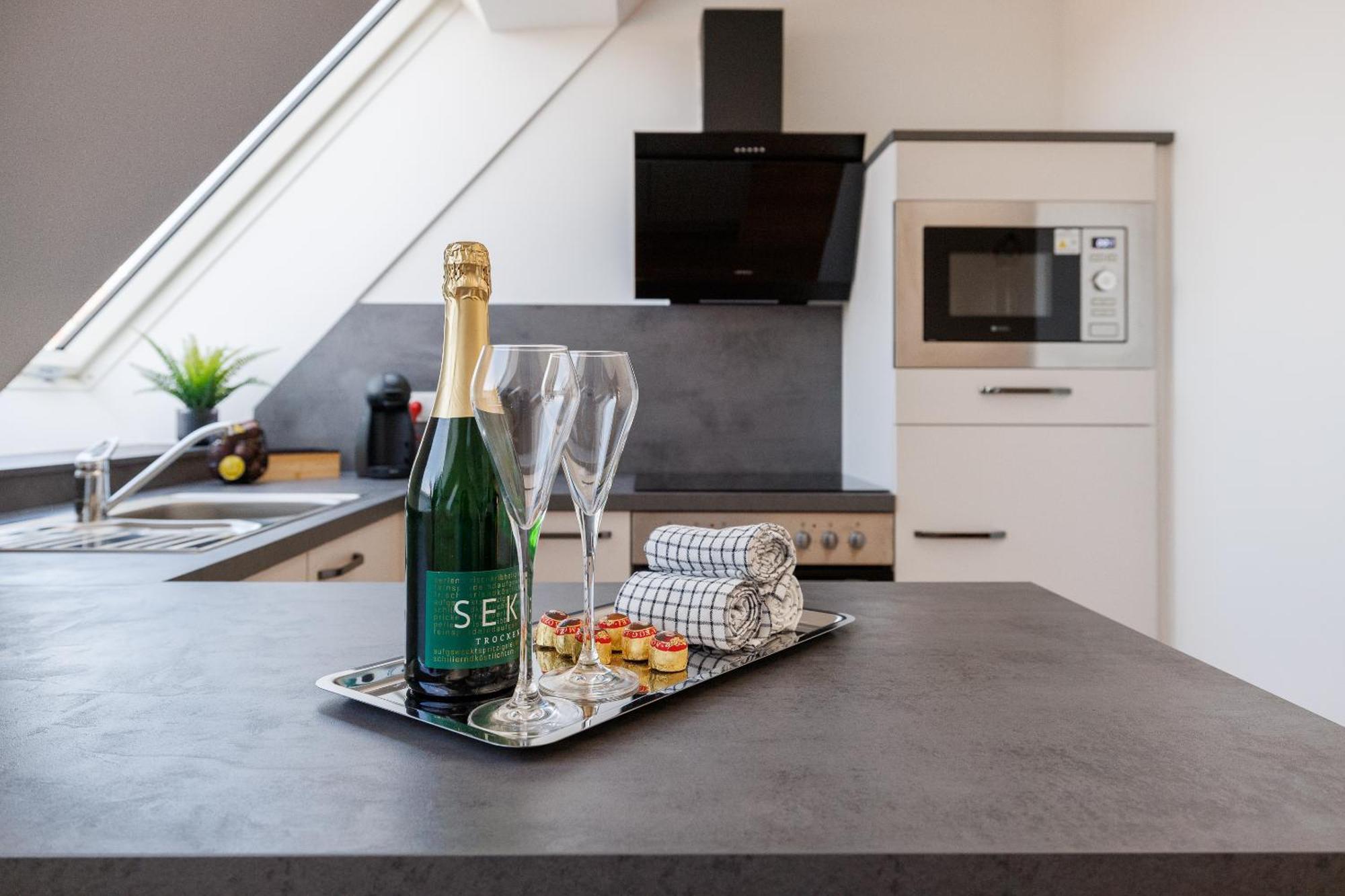 Symphony Apartments 38 - Modern Loft With Terrace And Grill In Central Location فيينا المظهر الخارجي الصورة